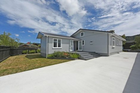 Photo of property in 1/10 Victoria Street, Ebdentown, Upper Hutt, 5018
