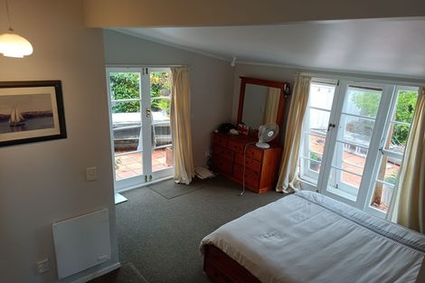 Photo of property in 76 Wade River Road, Stanmore Bay, Whangaparaoa, 0932