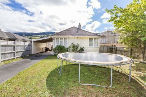 Photo of property in 21 Hinau Street, Tawa, Wellington, 5028