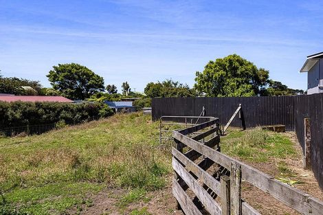 Photo of property in 74 Riemenschneider Street, Manaia, 4612
