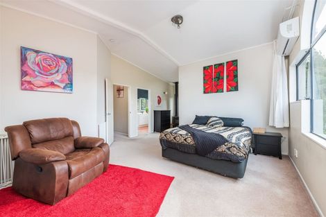Photo of property in 30 Wood Bay Road, Titirangi, Auckland, 0604