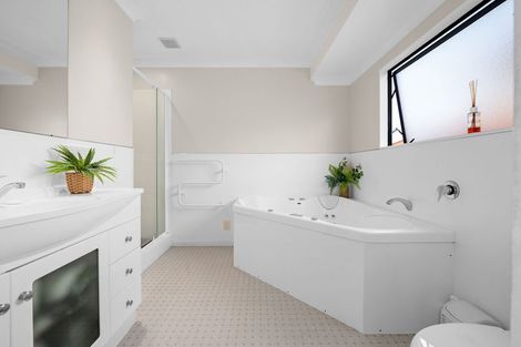 Photo of property in 22 Dorchester Place, Nawton, Hamilton, 3200