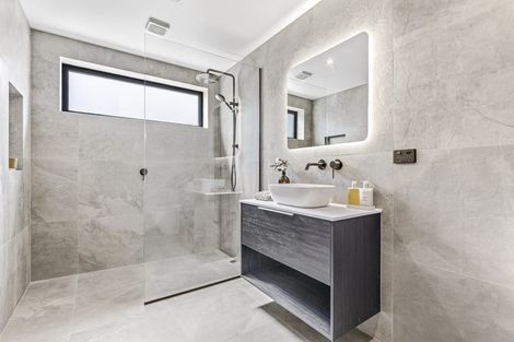 Photo of property in 38 Hunter Crescent, Wanaka, 9305