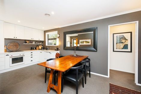 Photo of property in 8 Earl Place, Hokowhitu, Palmerston North, 4410