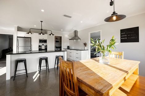 Photo of property in 15 Moemoea Place, Cambridge, 3434