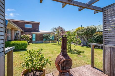 Photo of property in 26 Gandalf Crescent, Paraparaumu, 5032