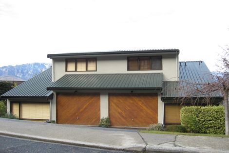 Photo of property in 53a Wynyard Crescent, Fernhill, Queenstown, 9300