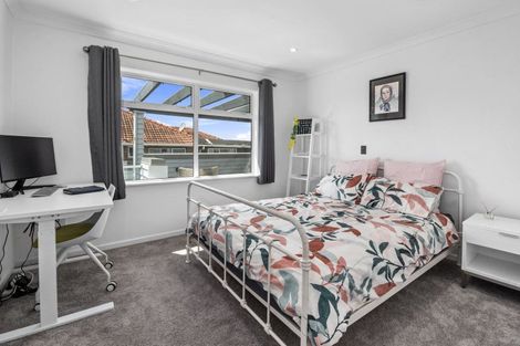 Photo of property in 2/11 Ridge Road, Waiake, Auckland, 0630