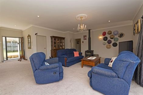 Photo of property in 65d View Road, Henderson, Auckland, 0612