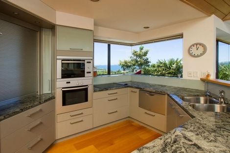 Photo of property in 2/19 Churchill Road, Murrays Bay, Auckland, 0630
