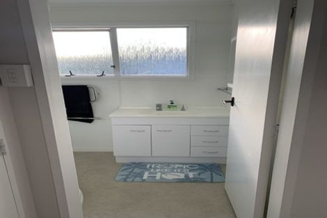 Photo of property in 50b Hartford Crescent, Totara Park, Upper Hutt, 5018