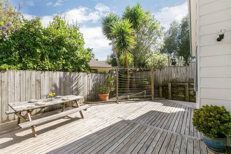 Photo of property in 3/14 Sungrove Rise, Sunnyvale, Auckland, 0612