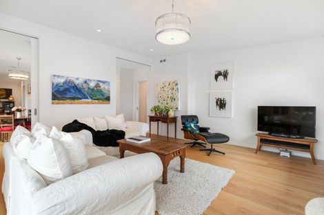 Photo of property in 18 Kotare Drive, Wanaka, 9305