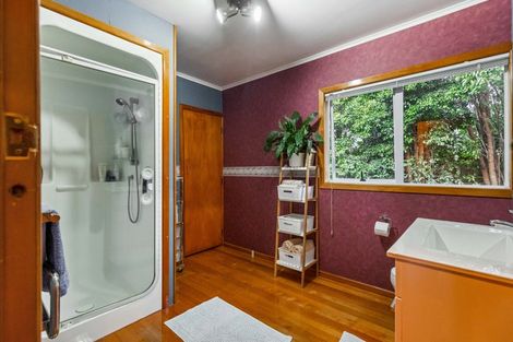 Photo of property in 24 Kaurilands Road, Titirangi, Auckland, 0604