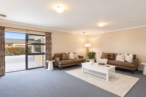Photo of property in 1 Roderick Place, Rototuna, Hamilton, 3210