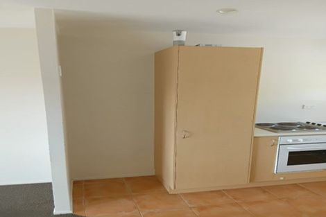 Photo of property in 6/44 Fields Parade, Oteha, Auckland, 0632