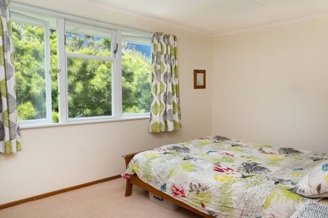 Photo of property in 165 Castor Crescent, Cannons Creek, Porirua, 5024