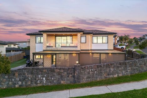 Photo of property in 2 Platinum Rise, Ranui, Auckland, 0612