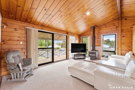 Photo of property in 26 Cron Avenue, Te Atatu South, Auckland, 0610