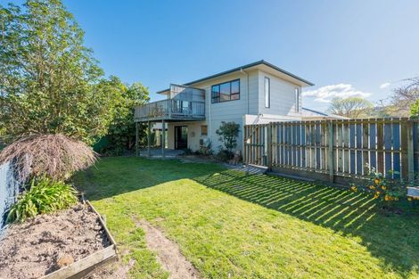 Photo of property in 28 Warwick Crescent, Taradale, Napier, 4112
