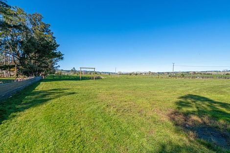 Photo of property in 42 Rimmer Road, Helensville, 0875