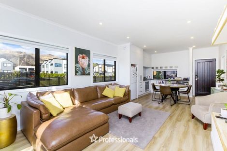 Photo of property in 76 Mawai Hakona Drive, Wallaceville, Upper Hutt, 5018