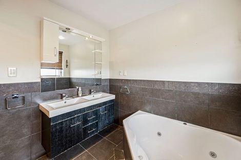 Photo of property in 5 Rameses Place, Pomare, Rotorua, 3015