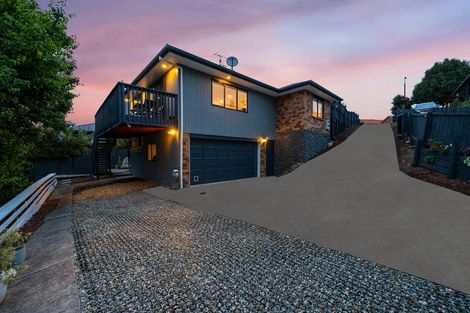 Photo of property in 15 Zefiro Drive, Massey, Auckland, 0614