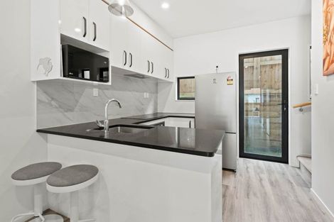 Photo of property in 7/22 Ryburn Road, Mount Wellington, Auckland, 1062