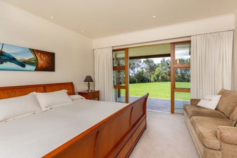 Photo of property in 51 Donohue Road, South Head, Helensville, 0874