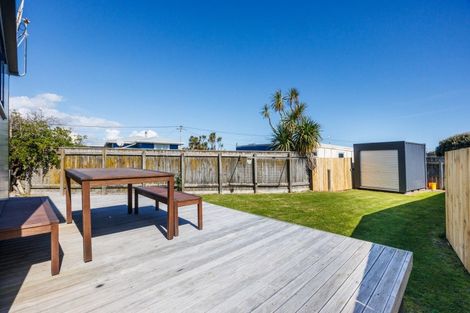 Photo of property in 52 Nash Parade, Foxton Beach, Foxton, 4815