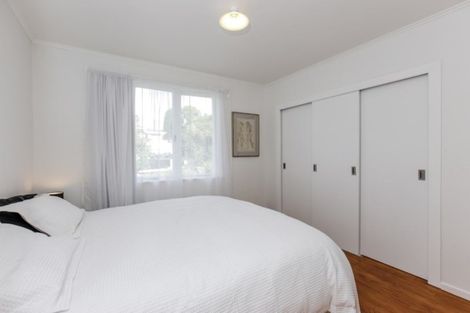 Photo of property in 16 Jamaica Place, Blockhouse Bay, Auckland, 0600
