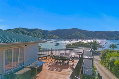 Photo of property in 374a Waikawa Road, Waikawa, Picton, 7220
