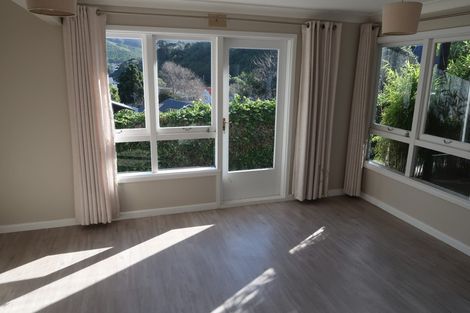 Photo of property in 10 Lucknow Terrace, Khandallah, Wellington, 6035