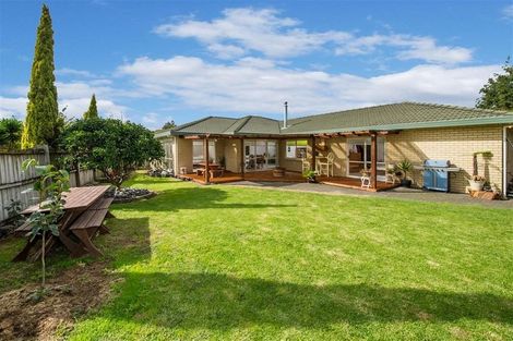 Photo of property in 12 Linicro Place, Wattle Downs, Auckland, 2103