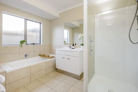 Photo of property in 9 Puketi Lane, Waiuku, 2123