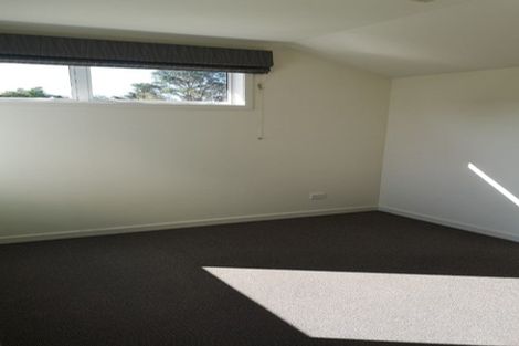 Photo of property in 11b Pinkerton Grove, Newlands, Wellington, 6037
