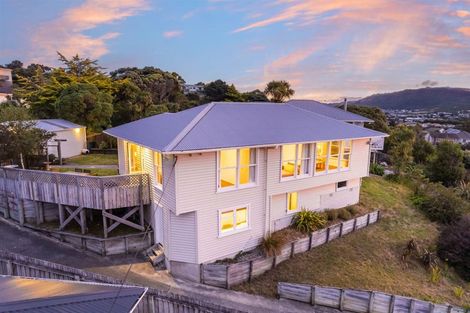 Photo of property in 42 Downes Street, Titahi Bay, Porirua, 5022