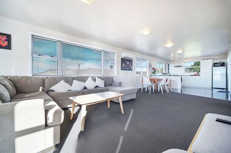 Photo of property in 15 Larne Avenue, Pakuranga Heights, Auckland, 2010