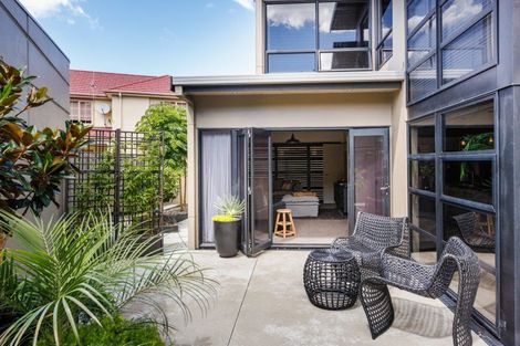 Photo of property in 143 Victoria Avenue, Hokowhitu, Palmerston North, 4410