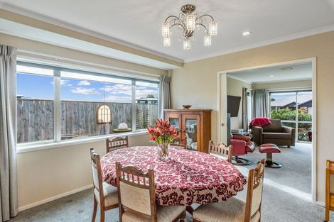 Photo of property in 36 Pharazyn Avenue, Waikanae Beach, Waikanae, 5036