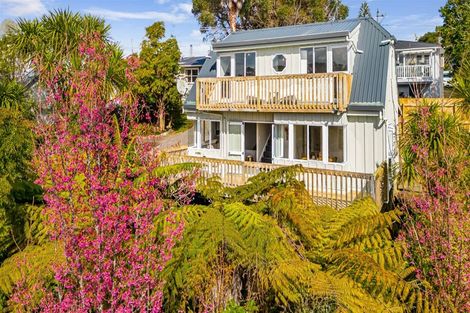 Photo of property in 1/51 Aeroview Drive, Beach Haven, Auckland, 0626