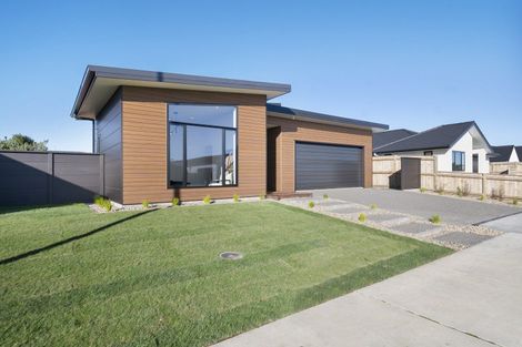 Photo of property in 12 Parkside Avenue, Maewa, Feilding, 4702