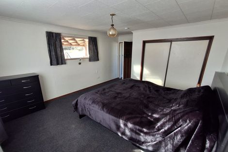 Photo of property in 63 Main Road, Clinton, 9534