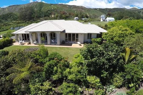 Photo of property in 48 Nyhane Drive, Ligar Bay, Takaka, 7183