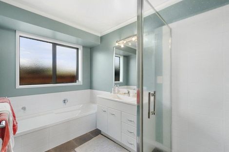 Photo of property in 10 Wiltshire Drive, Huntington, Hamilton, 3210