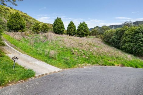 Photo of property in 16 Webster Place, Picton, 7220