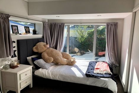 Photo of property in 8 Renfrew Street, Upper Riccarton, Christchurch, 8041