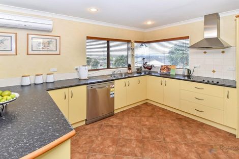 Photo of property in 30 Norm Pellow Drive, Manurewa, Auckland, 2105