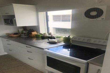 Photo of property in Hobson Court Flats, 15/70 Hobson Street, Thorndon, Wellington, 6011